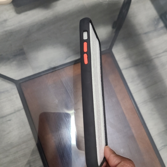 Iphone cases and came protector - Picture 10 of 13